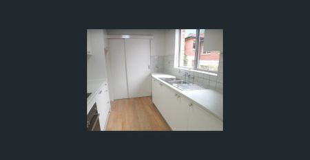 Immaculate 2-bedroom security mid-floor unit - Photo 2