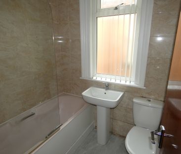 Warley Road Flat 4 - Photo 4