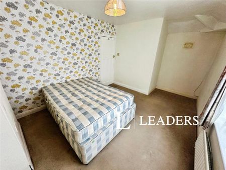 3 bedroom semi-detached house to rent - Photo 3
