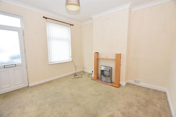 3 bedroom end of terrace house to rent - Photo 1