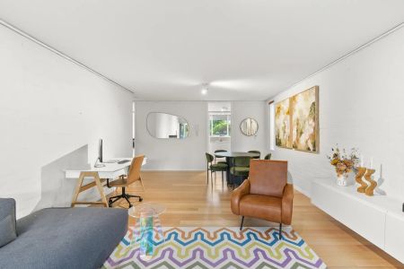 Ground Floor, End-Position 2-Bedroom Apartment - Photo 2