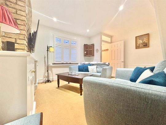 Warwick Road, Twickenham, TW2 6SW - Photo 1