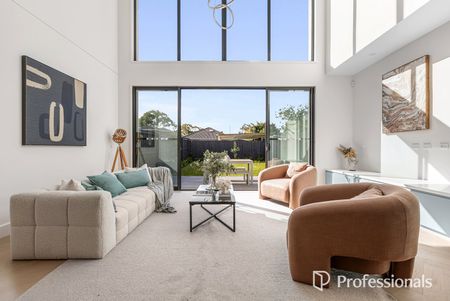 A North-Facing Luxury Residence in the McKinnon Secondary College Zone - Photo 3