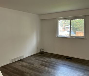 For Lease - 361 Linden Street, Oshawa, Ontario - Photo 6