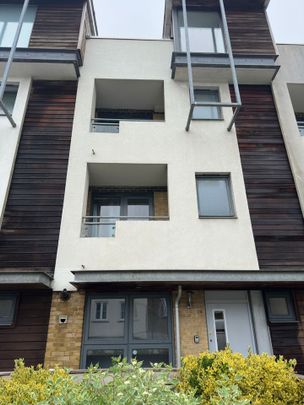 4 Bed Terraced House, New England Street, BN1 - Photo 1