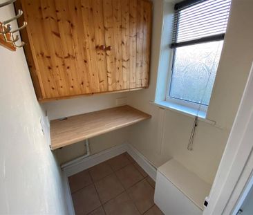 2 bedroom semi-detached house to rent - Photo 6