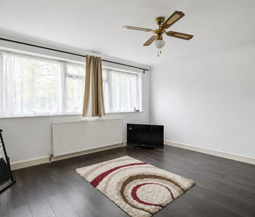 3 bedroom ground floor maisonette to rent - Photo 2