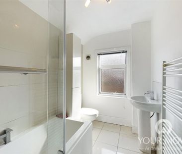 2 bedroom terraced house to rent - Photo 3