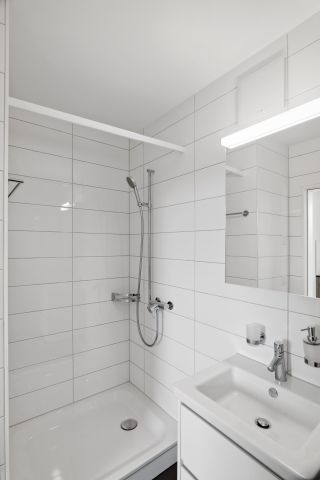 schöne 2.5-Zimmer-Attikawohnung in Zollikofen - Photo 4