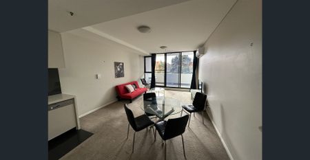 Fully Furnished Sophisticated two bedroom apartment promises urban convenience - Photo 2