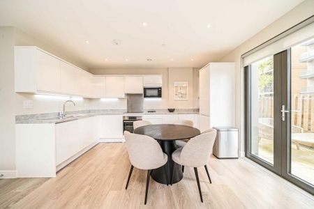 3 bedroom flat to rent - Photo 5