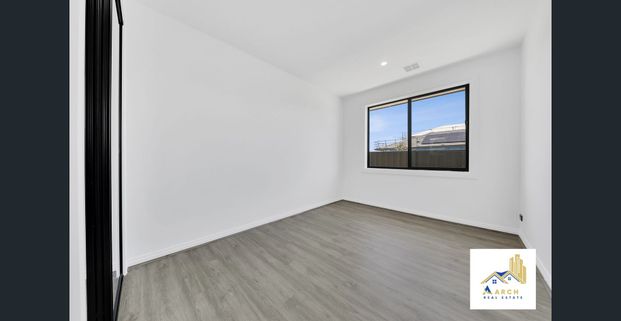 Modern Comfort in the Heart of Katalia Estate! - Photo 1