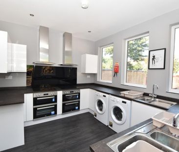1 bedroom in a house share to rent - Photo 2