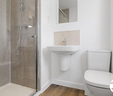 3 bedroom semi-detached house to rent - Photo 6