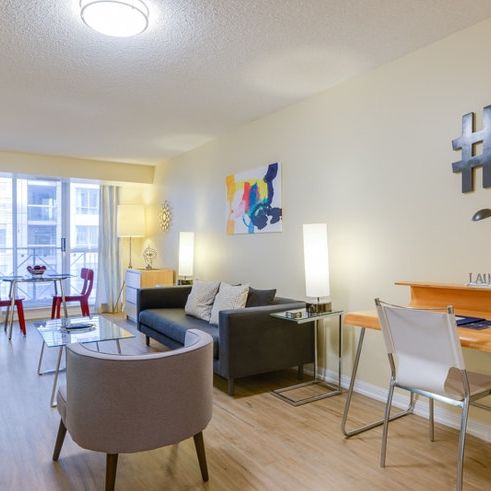 Adelaide Street West - Photo 1