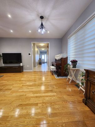 For Lease - 98 Merton Street, Richmond Hill, Ontario - Photo 1