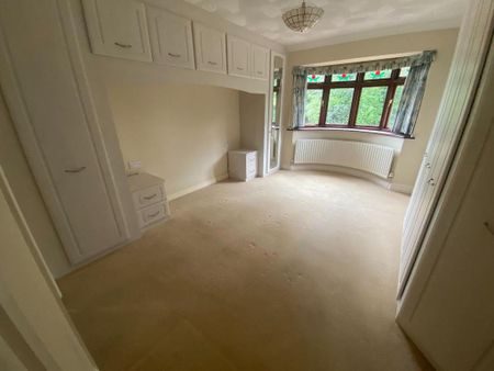 4 bedroom bungalow to rent - Photo 2