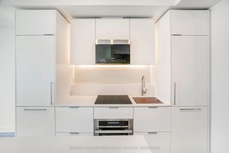 1 FAIRVIEW Road E #1107 - Photo 3