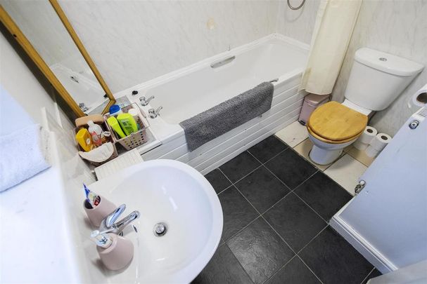 5 bedroom house to rent - Photo 1