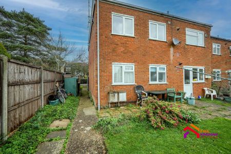 2 bedroom flat to rent - Photo 3