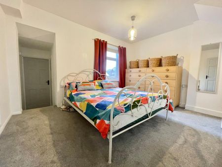 3 bedroom terraced house to rent - Photo 2