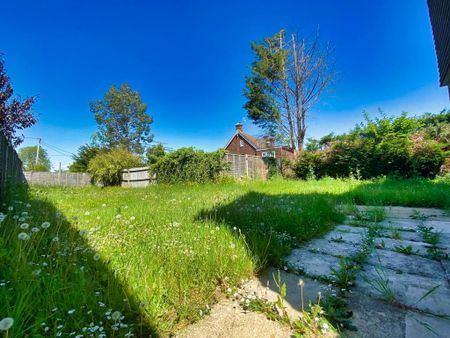 4 bedroom detached house to rent - Photo 5