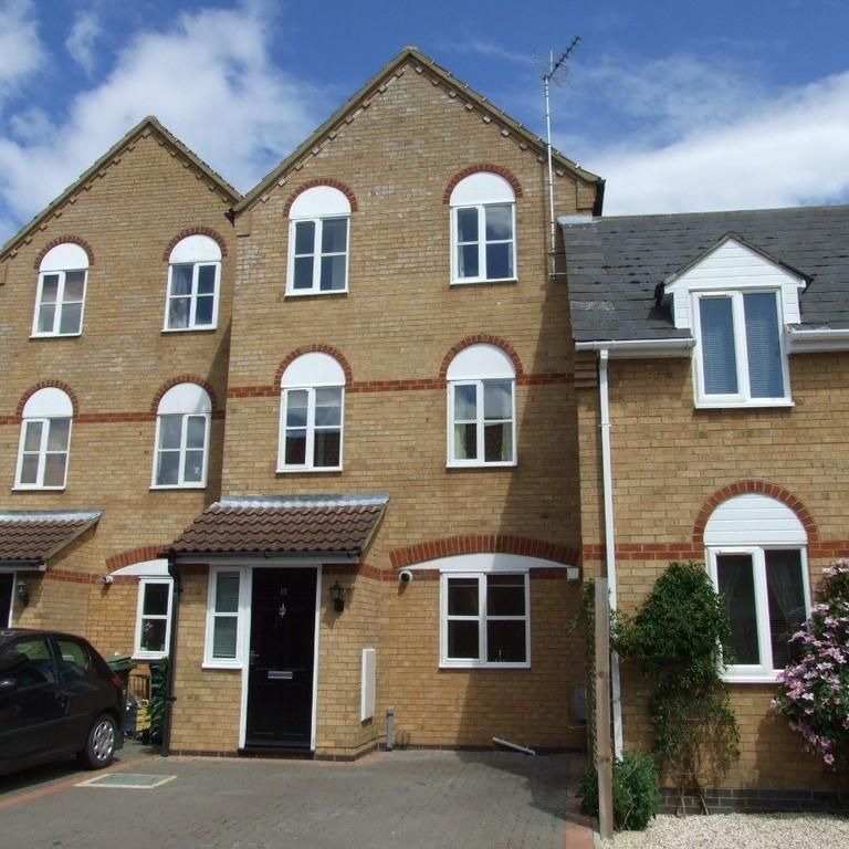 3 bedroom townhouse to rent - Photo 1