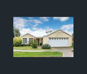 Charming Family Home in Redcliffe - Photo 4