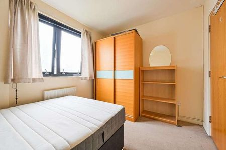 Ocean Wharf, Canary Wharf, E14 - Photo 4