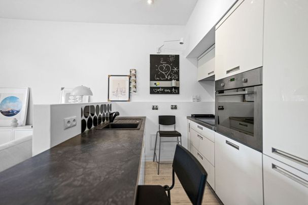 Ogrody Hallera, 2 pokoje, 2010 r miejsce parkingow 36.6 m² - Photo 1