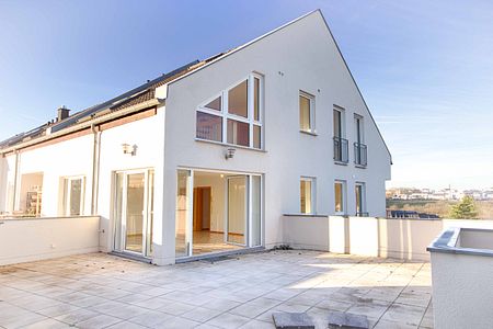 Großzügige Maisonettewohnung mit Galerie, Dachterrasse und Balkon - Photo 2