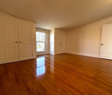 For Lease - 129 Kenwood Avenue, Toronto, Ontario - Photo 1