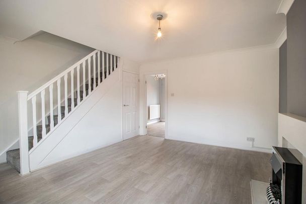2 bedroom terraced house to rent - Photo 1