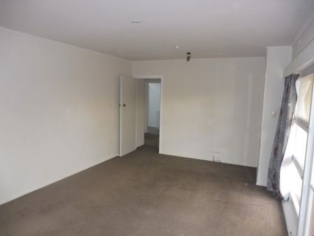 This three-bedroom residence located on a generous property, just a brief stroll away from Hillcrest High School, the University, and the shops on Masters Ave. - Photo 2