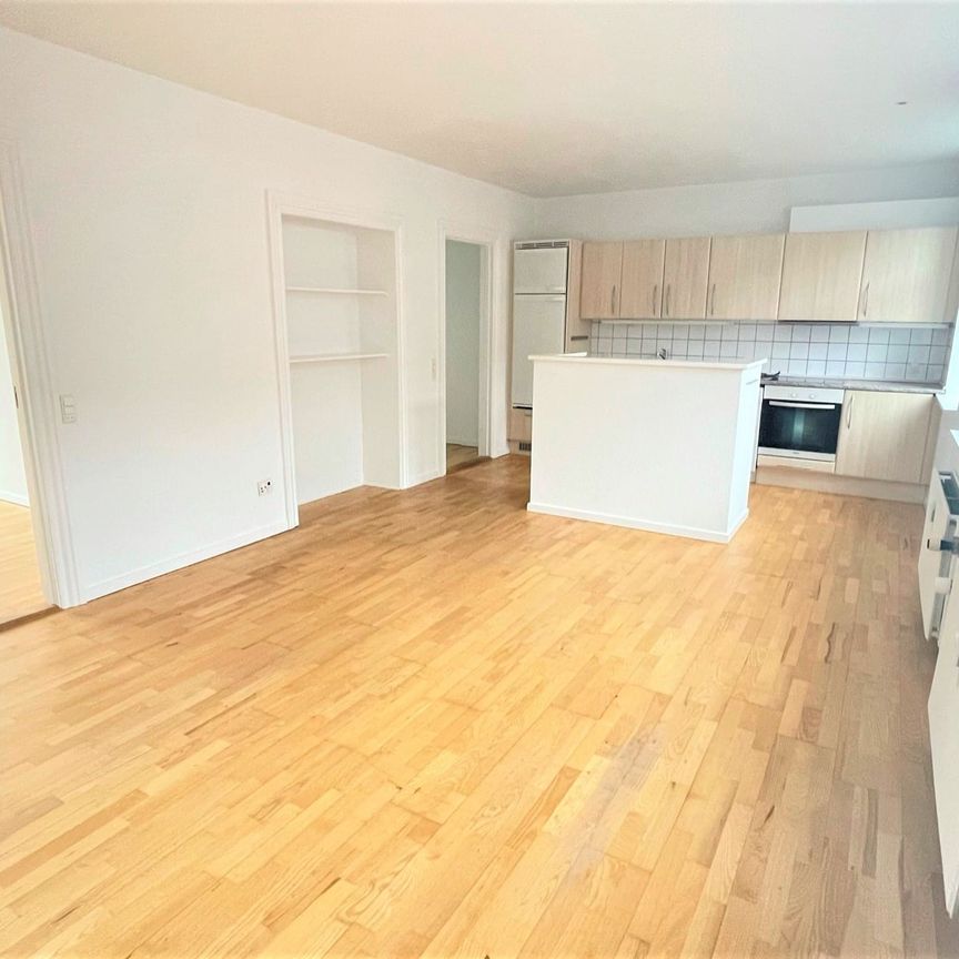 Stor 2-værelses lejlighed ved gågaden - Photo 1