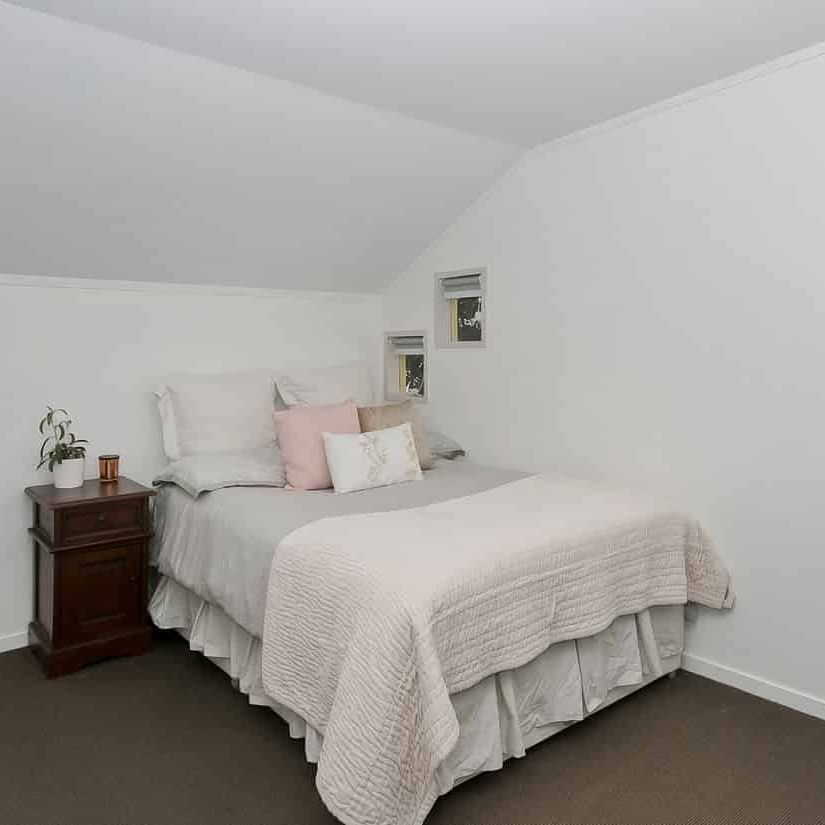 Sunny 1Bdr Studio - furnish or unfurnished - Photo 1