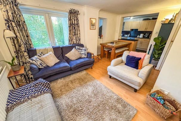 4 bedroom semi-detached house to rent - Photo 1