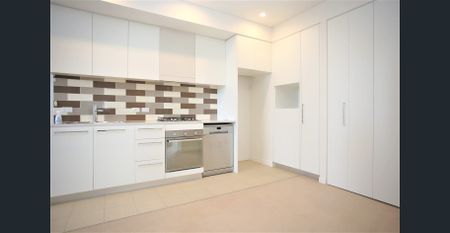 Modern 2 bedroom Apartment, Clemton park Village - Photo 5