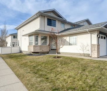 Updated End Unit in Silver Springs — 3 Bedrooms Townhouse - Photo 1