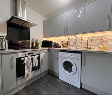 Cricklade Road, Swindon, SN2 - Photo 3