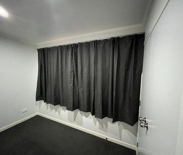 Charming 2BR Home with big backyard - Photo 2