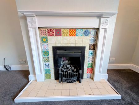 2 bedroom terraced house to rent - Photo 4