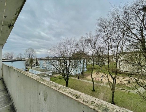 Geräumige 2-Zi.-Wohnung mit Balkon! - Foto 1