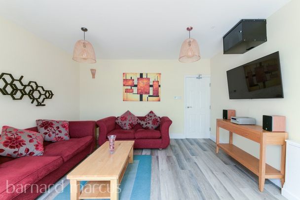 Burney Avenue, Surbiton - Photo 1