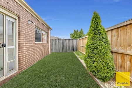 Pristine Family Home with Convenient Access to Williams Landing Station - Photo 2