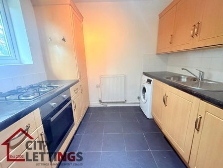 2 bedroom maisonette to rent - Photo 2