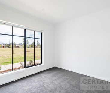 29 Andre Walk, Truganina, Vic 3029 - Photo 3