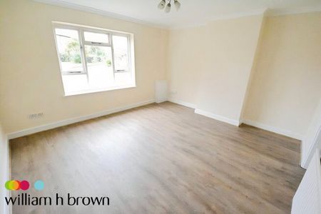 Chadwell St Mary, ., Essex - Photo 2