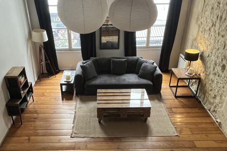 Location Appartement 2 pièces 56m² PARIS 1er - Photo 2