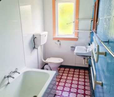 CHARMING 3 BEDROOM HOME - Photo 5